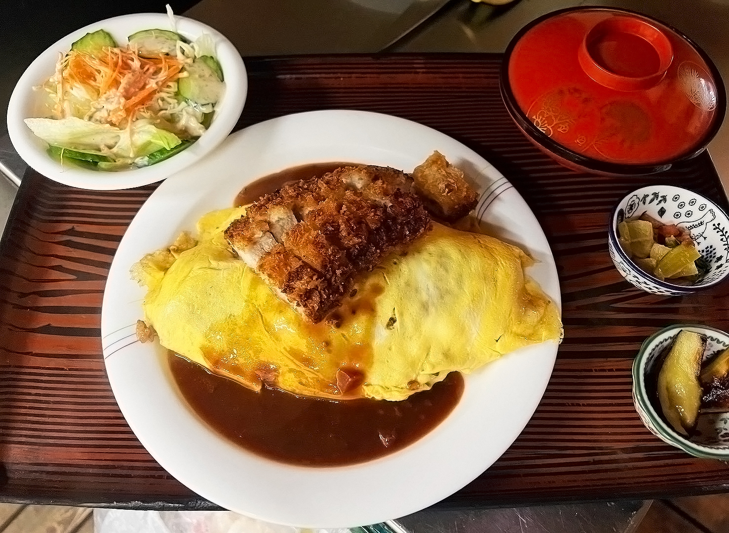 週替わりランチオムかつ